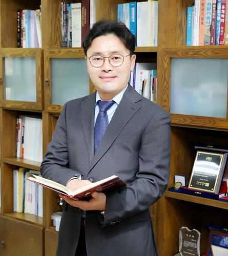 한국자동차모빌리티안전학회(KASA) 회장, 하성용 중부대학교 교수  전자신문과 인터뷰 진행