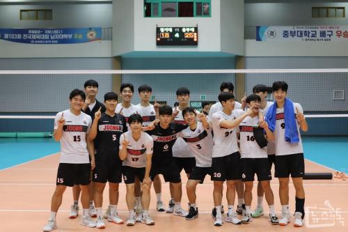 중부대, &lsquo;전통 강호&rsquo; 경기대 꺾고 6강 PO 기선 제압