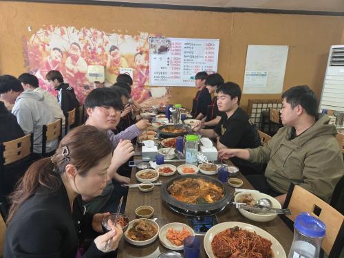 한국인 재학생-하택대학 중국 유학생-교수진, 식사 간담회