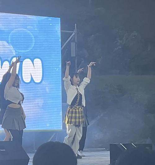 ***호텔비즈니스 전공 학생들의 축제 동아리 공연***