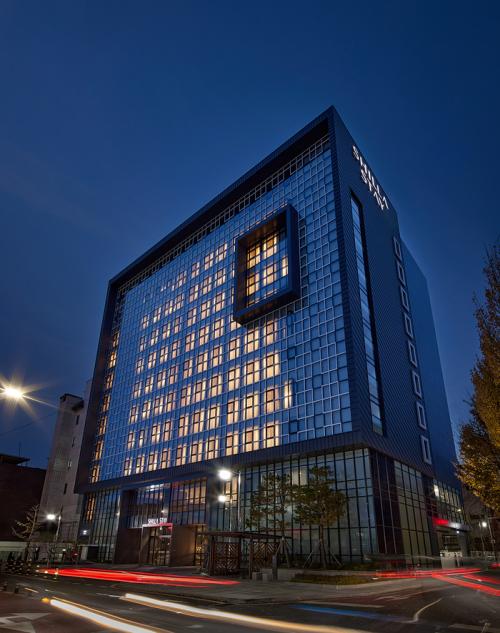 &lsquo;MZ 취향저격&rsquo; 전주 한옥마을 접수한 신상 호텔 정체