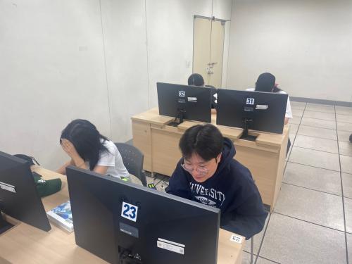 학과 내 동아리활동 및 국가고시 예비 학습