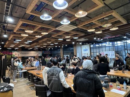 유학생과 재학생 인사