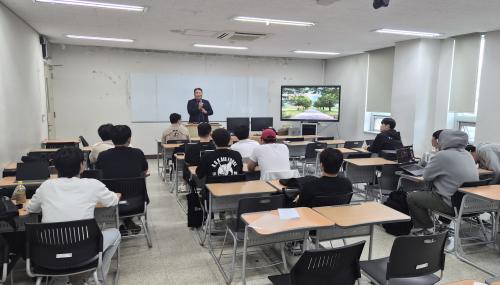 르노코리아 사업소장 초청 취&middot;창업(진로/직업) 선택 설명회 개최