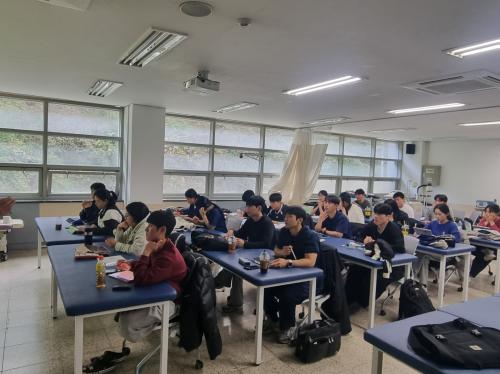 척수손상환자 재활 특강: 대한 척수손상물리치료학회 진행