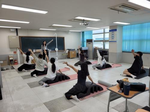 필라테스 동아리 활동