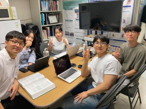 학생 연구원 논문 지도(지도교수:최원재)